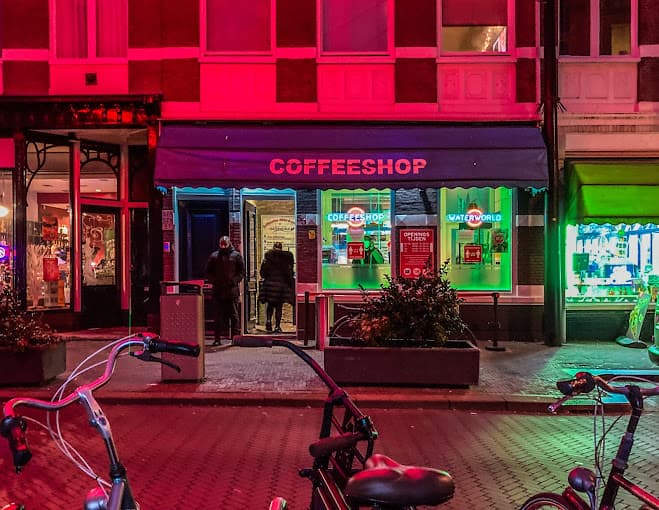 Coffeeshop Waterworld